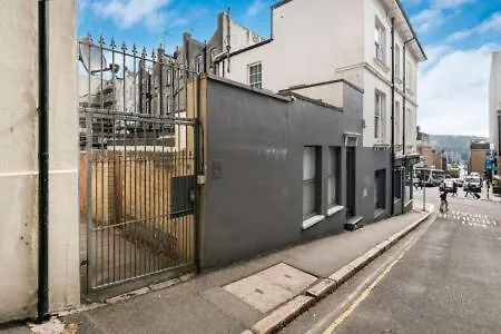 Brighton Courtyard Boutique 아파트